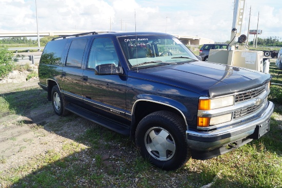 1999 Chevrolet Suburban 3rd Row 4x4 SUV