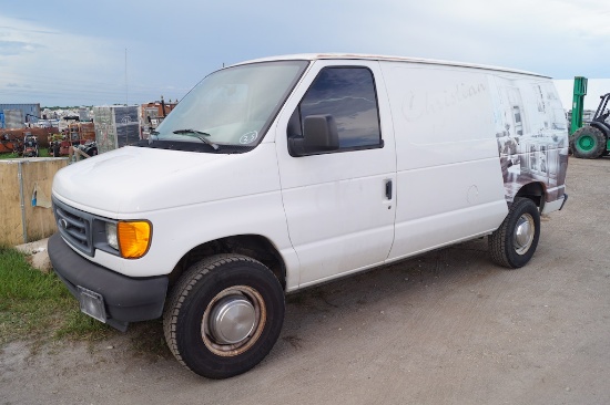 2005 Ford E-350 Super Duty Cargo Van