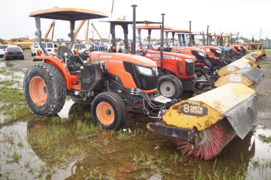 2015 Kubota MX5200F Broom Sweeper Tractor