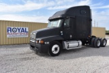 2000 Freightliner Cascadia T/A Sleeper Truck Tractor