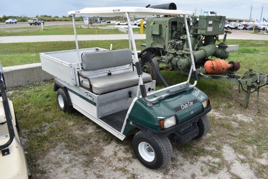 Club Car Turf 2 Carryall Utility Dump Cart