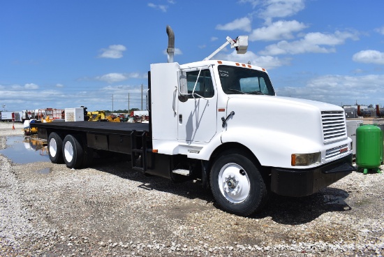 1989 International 8300 T/A Flatbed Truck