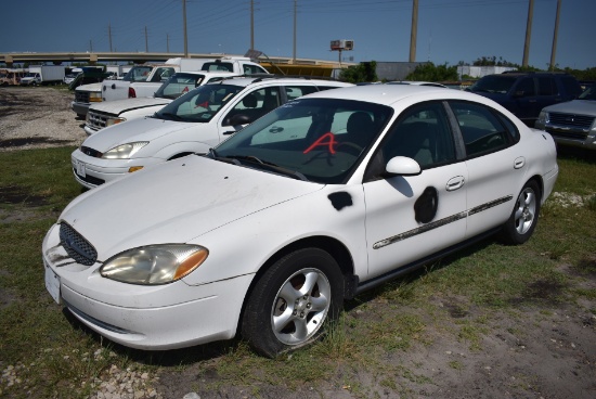 2000 Ford Taurus SE 4 Door Sedan
