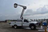 2005 Ford F-550 37ft Over Center Insulated Bucket Truck