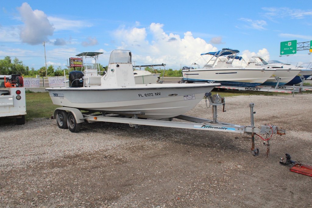 2000 Pathfinder 21ft 1900V Center Console Boat