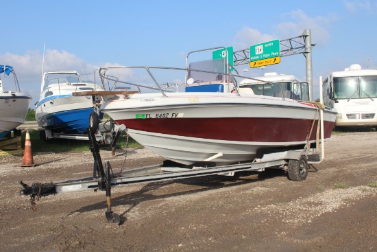 1987 Center Console Boat