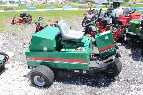 Ryan GA30 Aerator Tractor