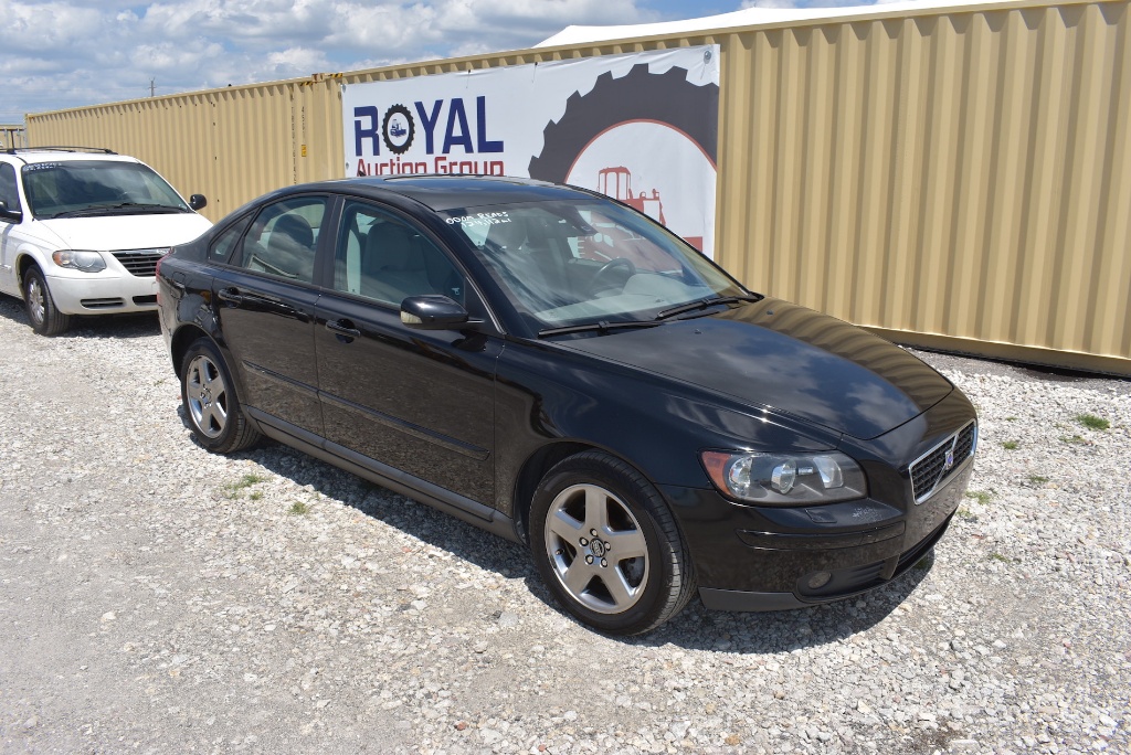 2005 Volvo S40 T5 AWD 4 Door Sedan