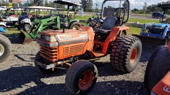 Kubota L3250 Utility Tractor