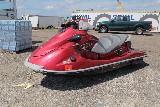 2013 Yamaha VX Deluxe 1100B-MB Wave Runner