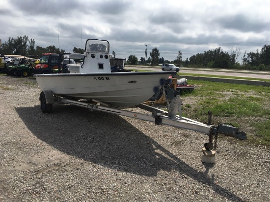 18ft Pathfinder Center Console Boat