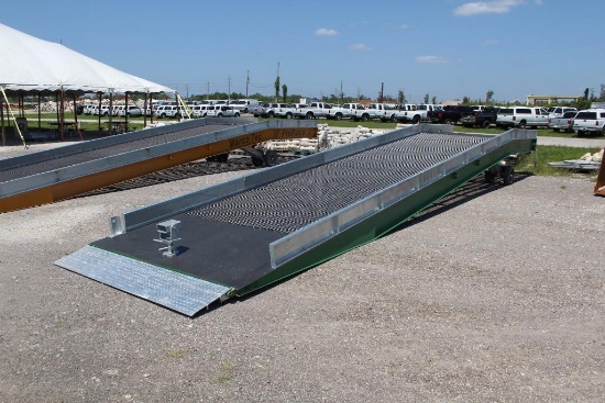 2018 MarcoTec 25,000lb Portable Hydraulic 24V Loading Dock Ramp