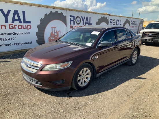 2010 Ford Taurus 4 Door Sedan
