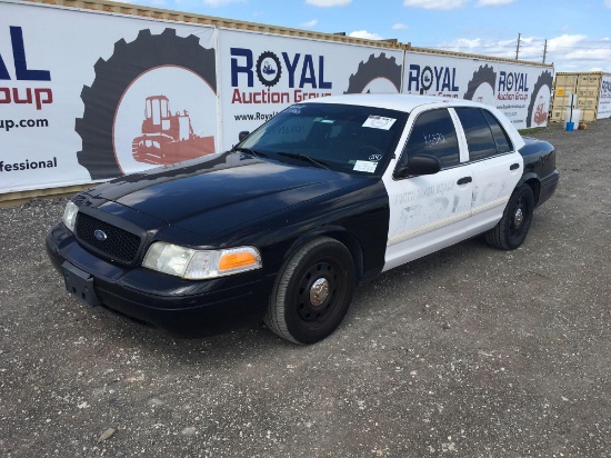 2010 Ford Crown Vic 4 Door Police Cruiser