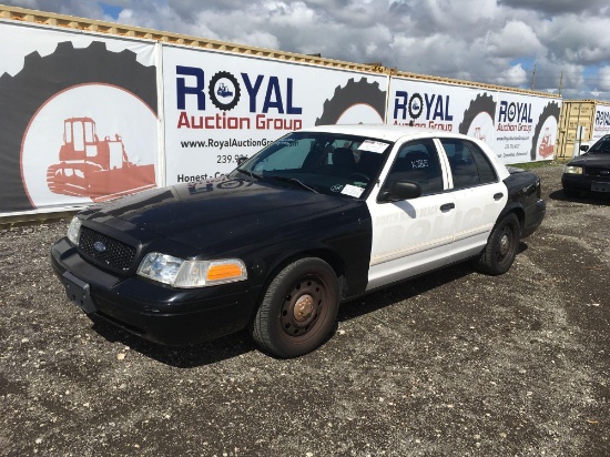2009 Ford Crown Vic 4 Door Police Cruiser