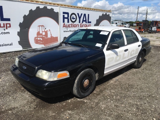 2005 Ford Crown Vic 4 Door Police Cruiser