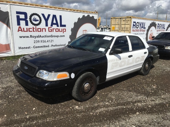 2005 Ford Crown Vic 4 Door Police Cruiser