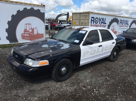 2006 Ford Crown Vic 4 Door Police Cruiser
