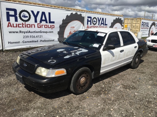 2005 Ford Crown Vic 4 Door Police Cruiser