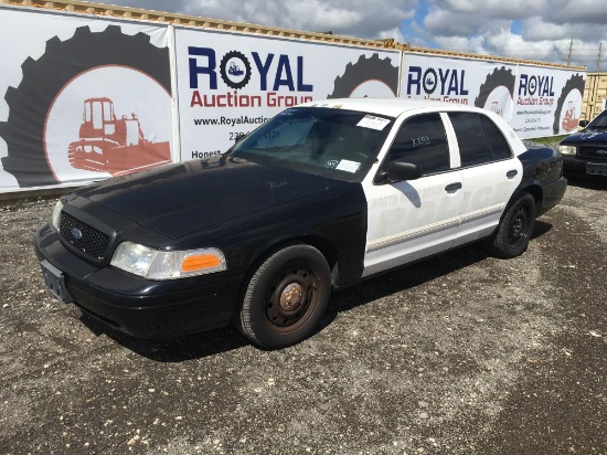 2009 Ford Crown Vic 4 Door Police Cruiser