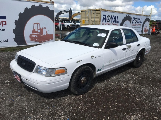 2006 Ford Crown Vic 4 Door Police Cruiser