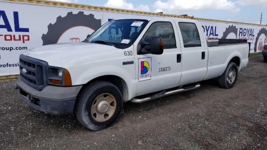 2005 Ford F-250 Crew Cab Lift Gate Pickup Truck