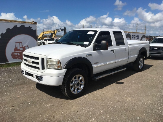 2005 Ford F-350 Crew Cab 4x4 Pickup Truck