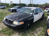 2004 Ford Crown Vic 4 Door Police Cruiser