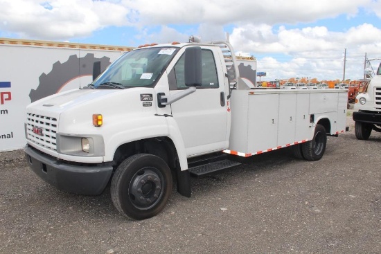 2005 GMC C4500 Long Body Service Truck