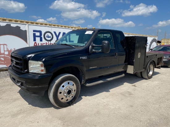 2002 Ford F-550 Extended Cab Flatbed Pickup Truck
