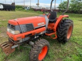 Kubota L4200 DT 4x4 utility tractor