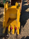 Emaq Teran 34in Excavator Rock Bucket w/Teeth