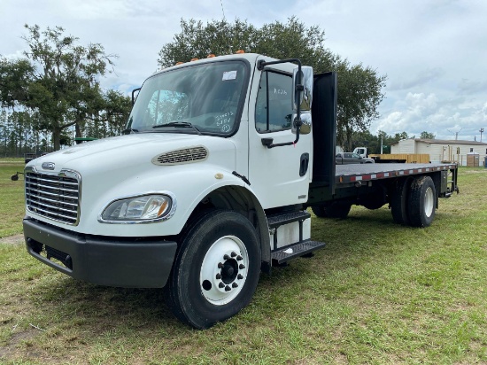 2006 Freightliner M2 20ft Flatbed Truck