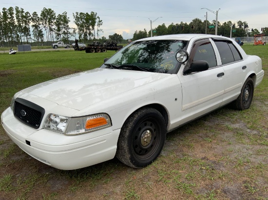 2010 Ford Crown Victoria 4 Door Police Cruiser