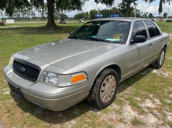 2007 Ford Crown Victoria 4 Door Police Cruiser