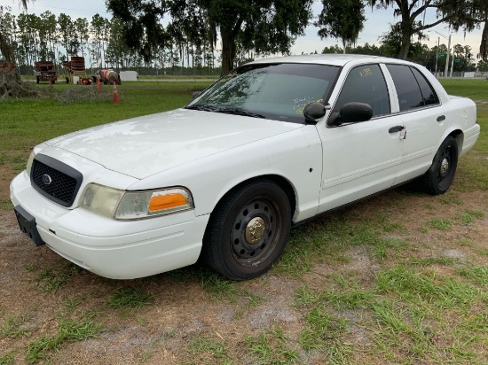 2010 Ford Crown Victoria 4 Door Police Cruiser
