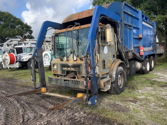 2013 Mack MRU613 40yd front loader Garbage Truck