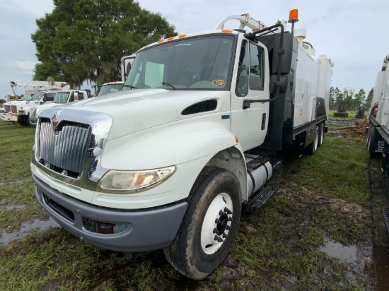 2013 International DuraStar 4400 T/A Vacuum Truck
