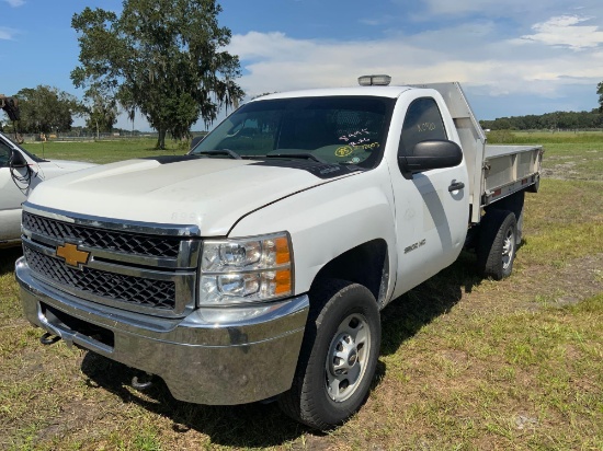 2013 Chevrolet Silverado 2500HD Flatbed Pickup Truck
