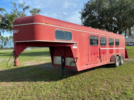 2001 Trail Magic 4 Horse T/A Slant Trailer