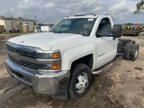 2015 Chevrolet 3500HD Dually Cab and Chassis Pickup Truck