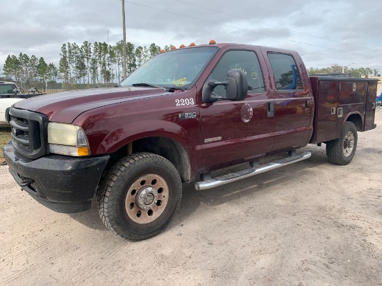 2004 Ford F-350 4x4 Crew Cab Pickup Truck