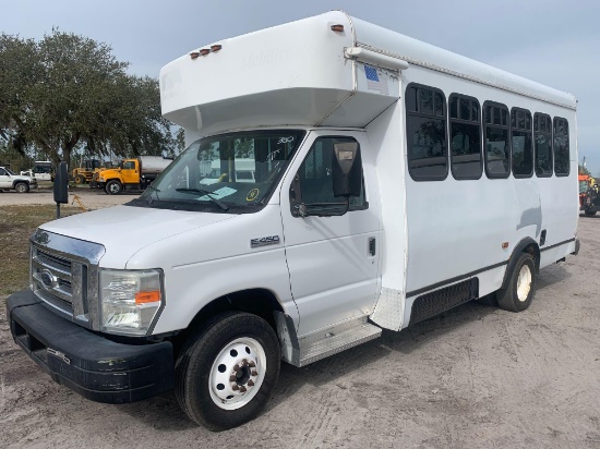 2010 Ford E-450 Handicap Passenger Bus