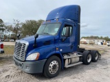 2015 Freightliner Cascadia 113 T/A Day Cab Truck Tractor