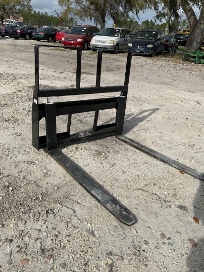 Unused Kivel Skid Steer Step Through 48in 4,200lb Forks and Frame