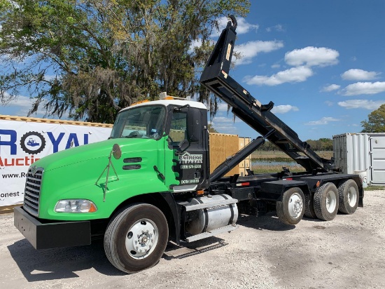 2006 Mack CXN613 Tri-Axle 60,000 lbs Hook Lift Truck