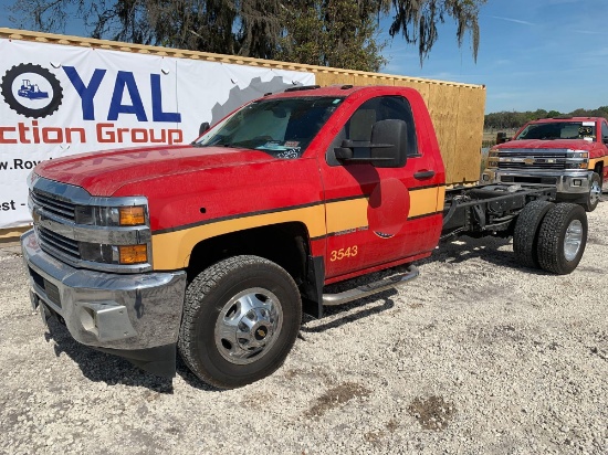 2015 Chevrolet 3500HD Dually Pickup Truck