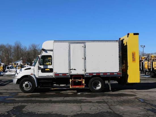 2006 International 4300 Enclosed Attenuator Truck TMA / Crash Truck