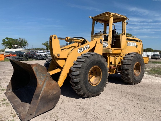 2000 John Deere 624H Articulated Wheel Loader