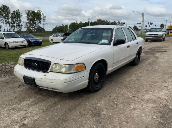 2000 Ford Crown Victoria 4 Door Cruiser
